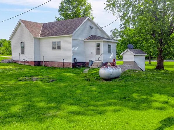 19156 160th Rd, Sweet Springs, MO 65351