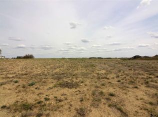 1728 Valley Bluffs Dr, Minot, ND 58701