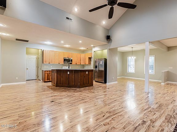 5th image of 409 Tate Lake Drive
