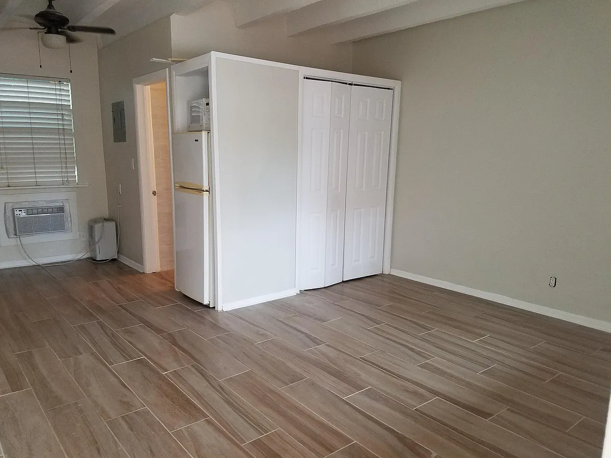 Building Photo - 100 Cascade Ln #3