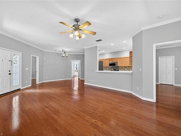4th image of 599 Crossfield CIR #35