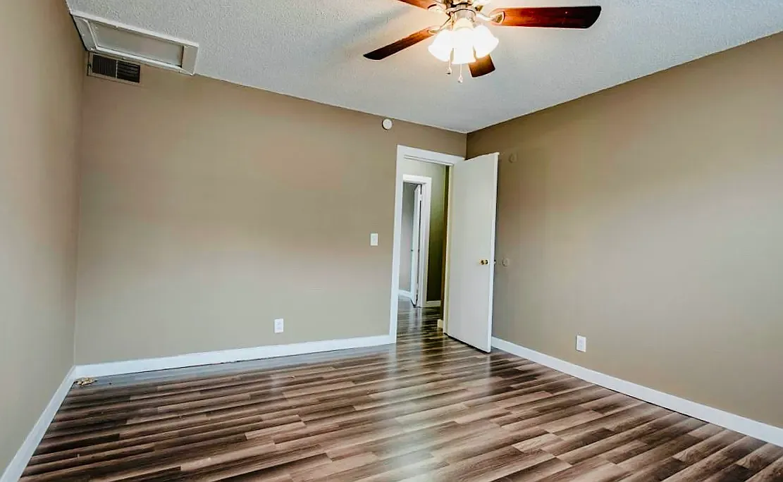 2 bed, 950 sqft, $1,500 — Photo 2