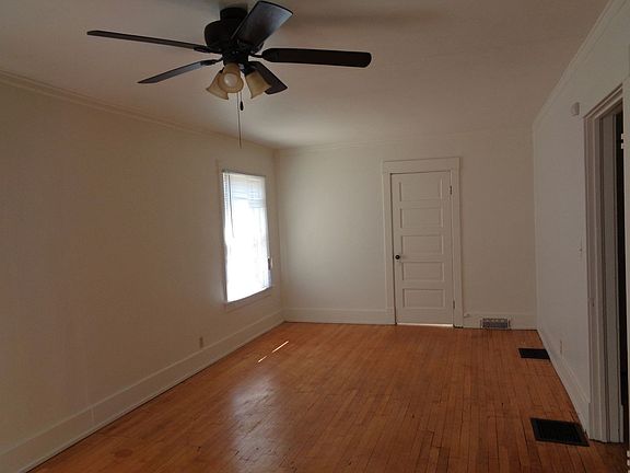 4th image of 936 D St #934