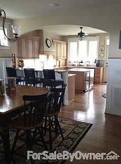 3rd image of 1013 Village Way N