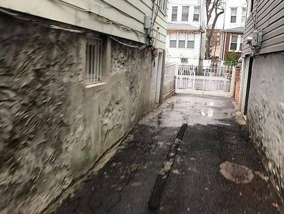 4th image of 542 Beach Ave
