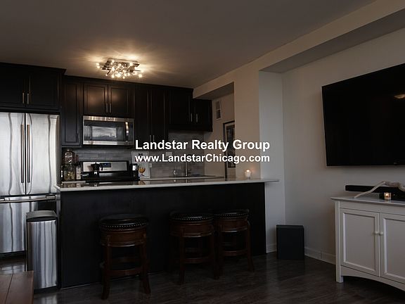 3rd image of 3950 N Lake Shore Dr APT 1704