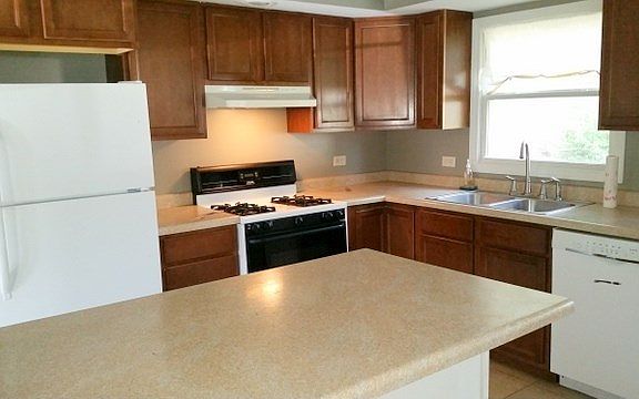 3rd image of 829 S 23rd St