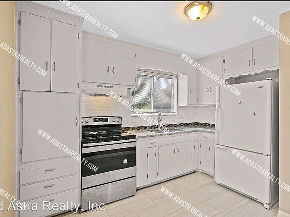 2nd image of 6938 Ewing Ave