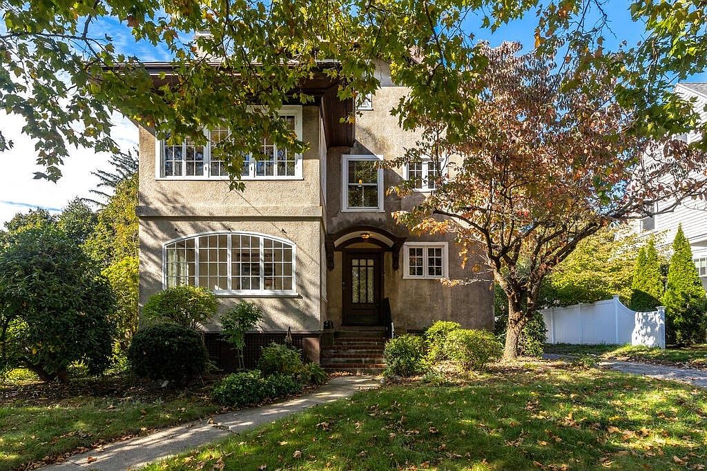 54 Oakley Rd, Belmont, MA 02478 | Zillow