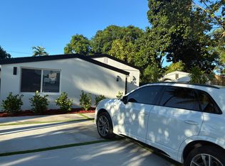 1571 NE 179th St, North Miami Beach, FL 33162