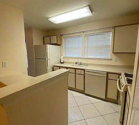 3rd image of 106 Whispering Oaks Way