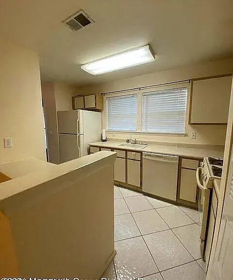 106 Whispering Oaks Way — Photo 3