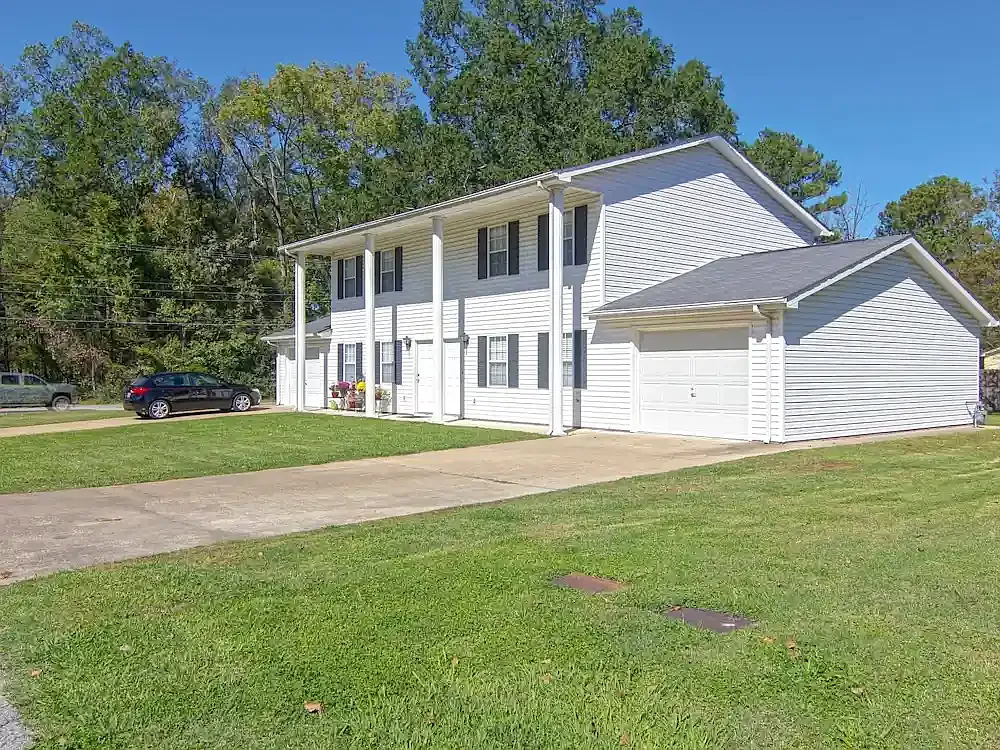 Tiffany Lane Duplexes — Photo 2