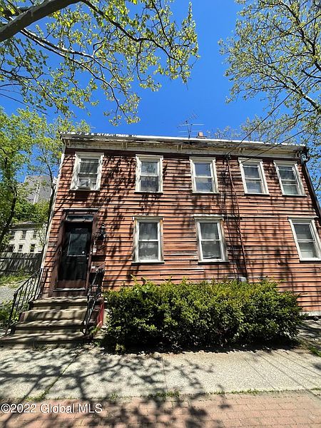 2nd image of 33 Myrtle Avenue