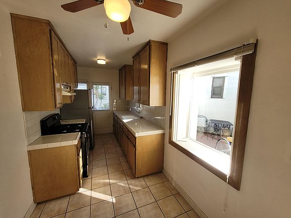 4th image of 305 Palm Ave
