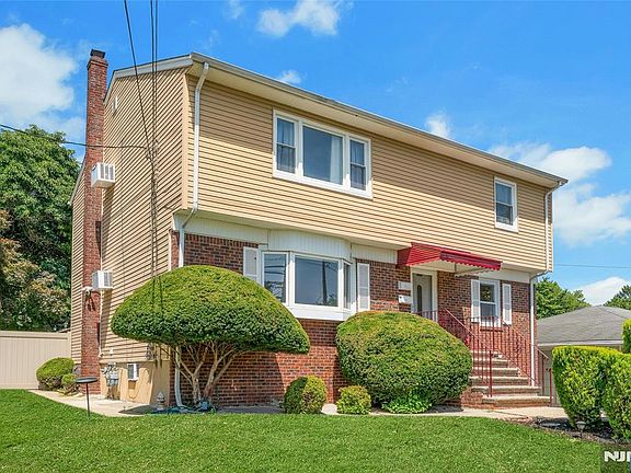 2nd image of 177 Parkway