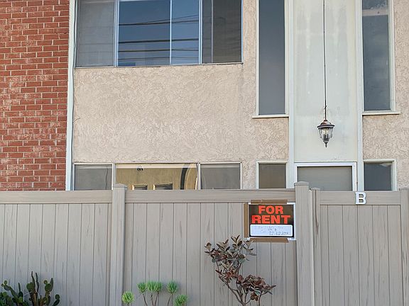 Entrance to Unit B!