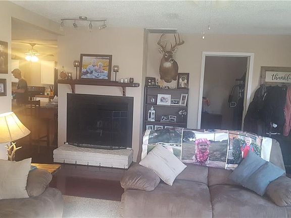 4th image of 615 Bradford St