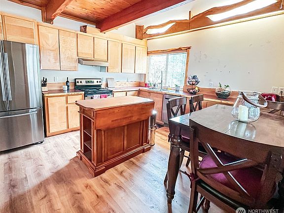 3rd image of 132 Findley Road
