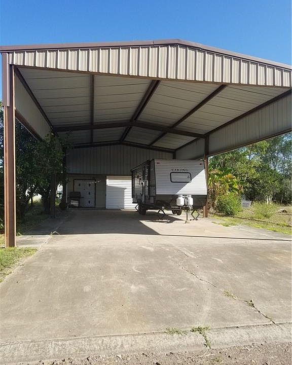 2nd image of 738 Augusta Dr
