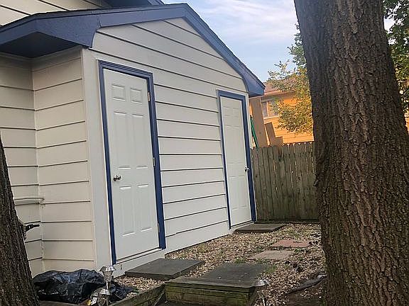 4th image of 185 Grissom Ln