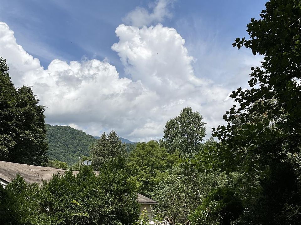 1st image of 618 Dark Ridge Rd