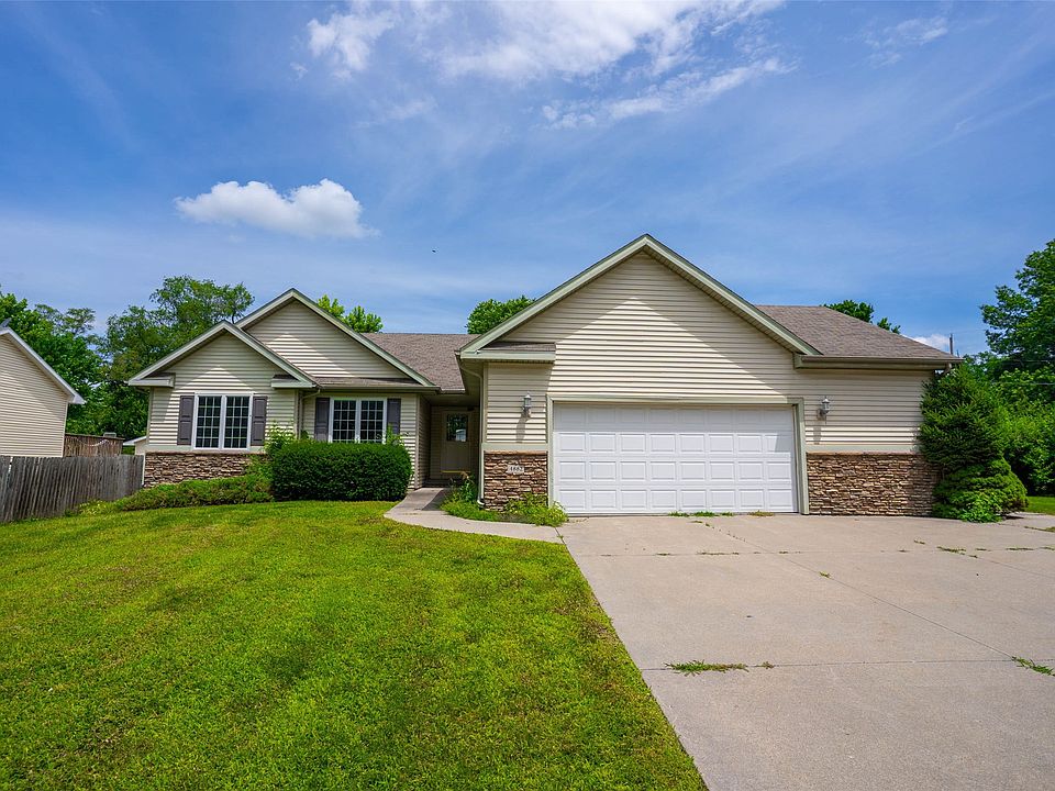 1st image of 4882 NE 39th Ave