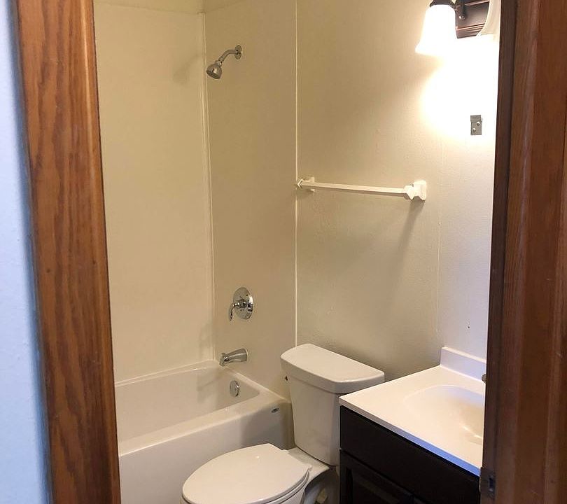 2nd image of 3010 5th Ave APT 21