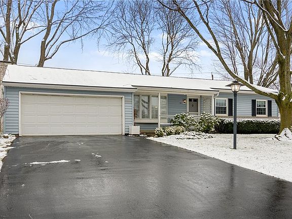 3rd image of 74 Sweet Briar Knl