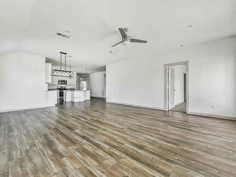 1004 Great Barracuda Ln — Photo 6