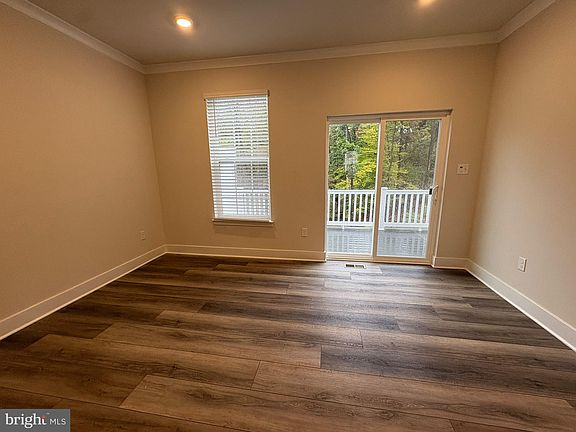 5th image of 504 Downswing Rd