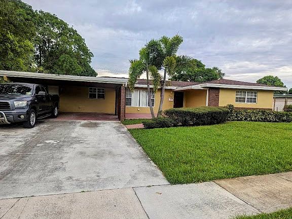 2nd image of 664 W Melrose Cir #B