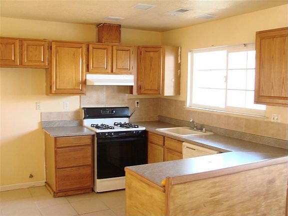 4th image of 2142 Newbury Cir