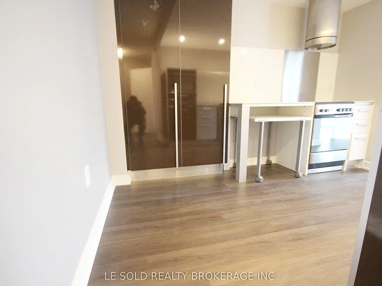 38 Dan Leckie Way #1205 — Photo 9
