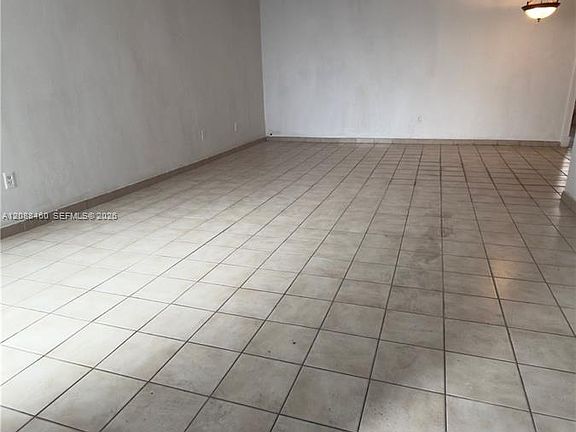 4th image of 1340 Lincoln Rd APT 604