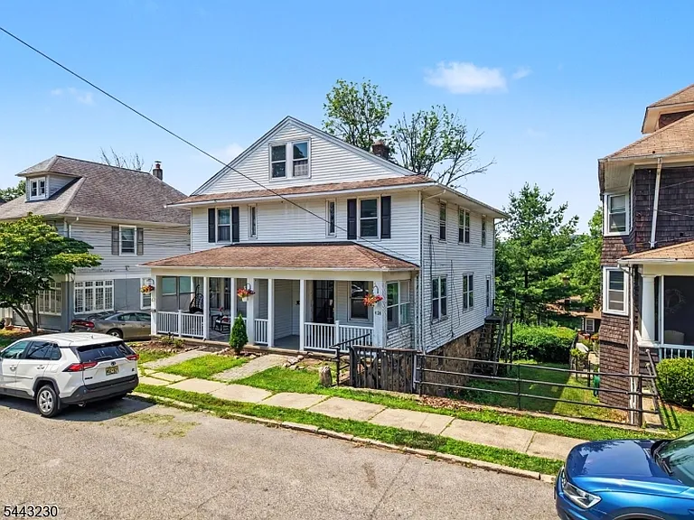 420 Hill St — Photo 4