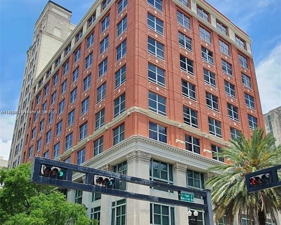 1st image of 111 E Flagler St APT 907