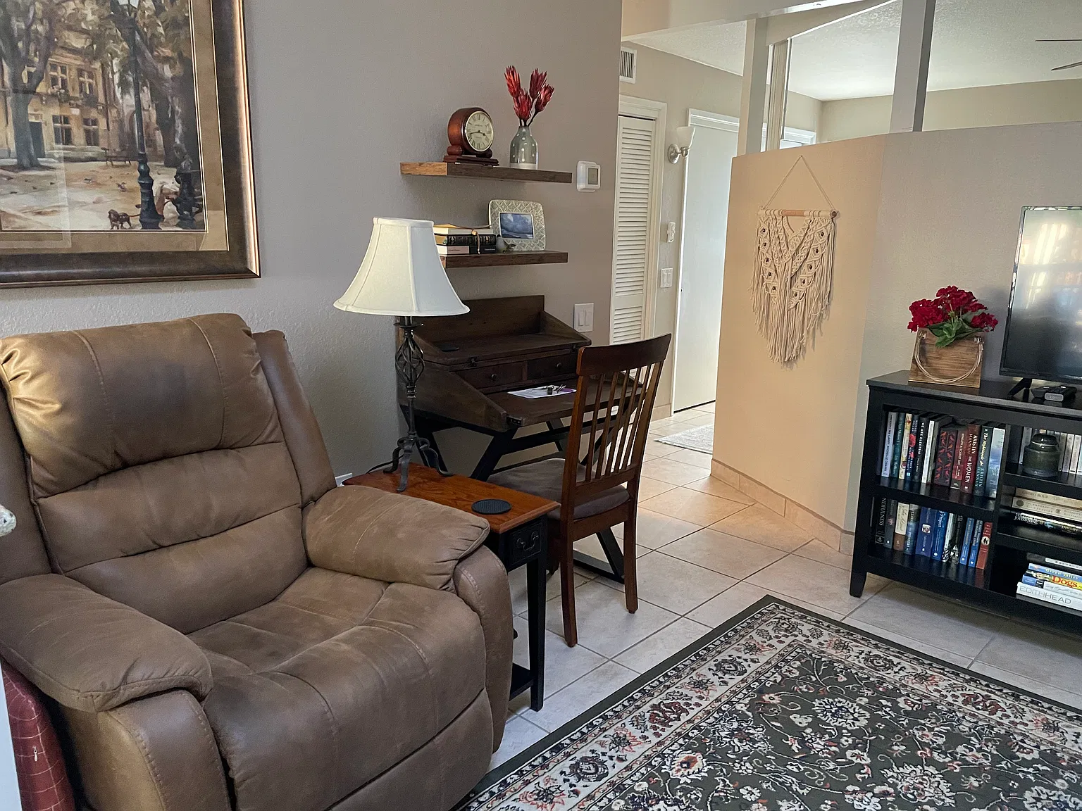 1 bed, 554 sqft, $1,300 — Photo 2