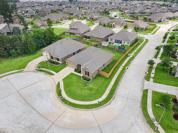 3rd image of 3716 Fox Creek Ct