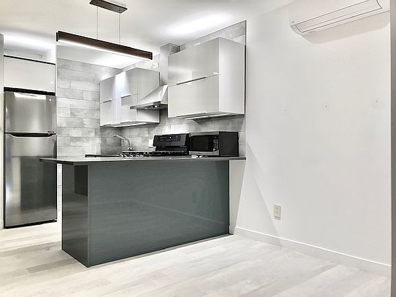 4th image of 102 Mott St #D4