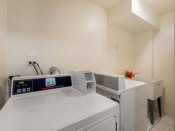 2nd image of 1453 N Winslowe Dr Unit 302