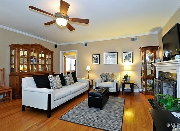 3rd image of 5016 N California Ave #2