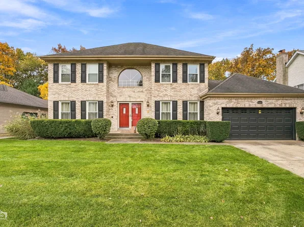 1200 Prairie Dr, Algonquin, IL 60102