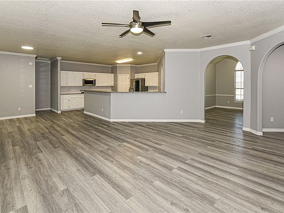3rd image of 3300 Sherwood Forest Dr