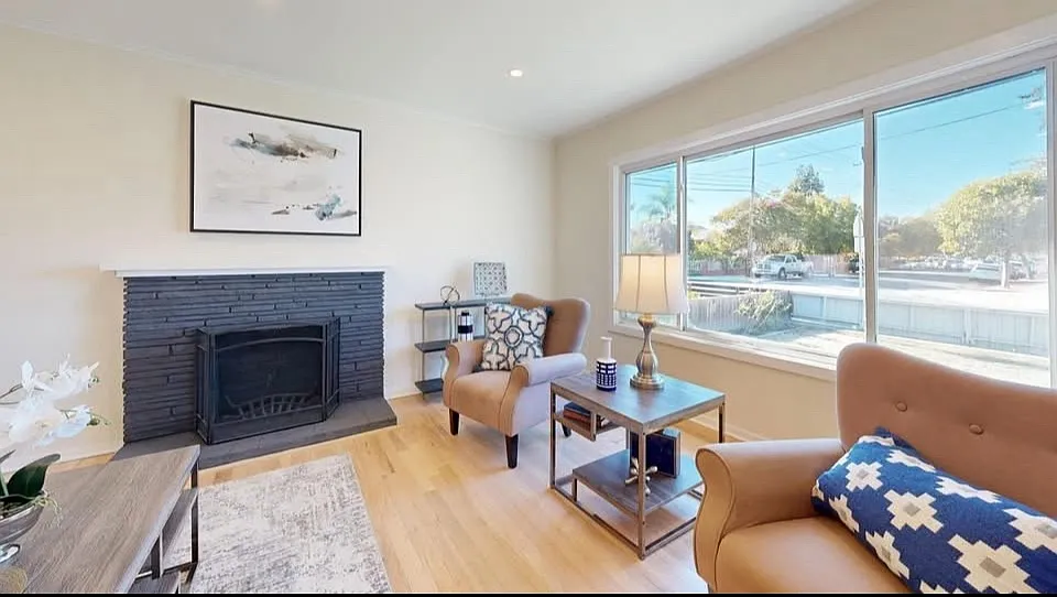 3 bed, 1.5 bath, 1140 sqft, $4,500 — Photo 2