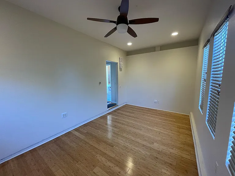 1863 Almagro Ln — Photo 5