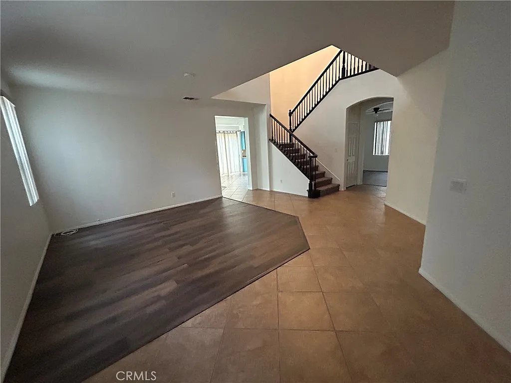 5 bed, 3194 sqft, $3,650 — Photo 4