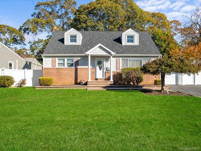79 Beecher Road, North Babylon, NY, 11703
