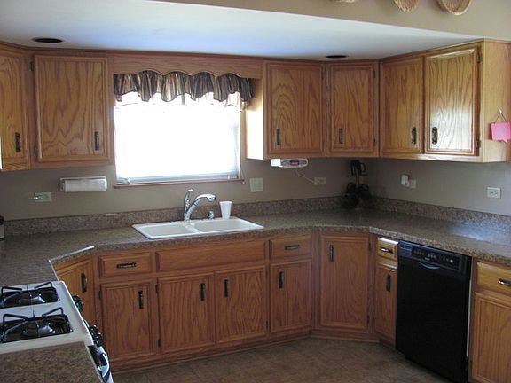 5th image of 804 Phyllis Dr