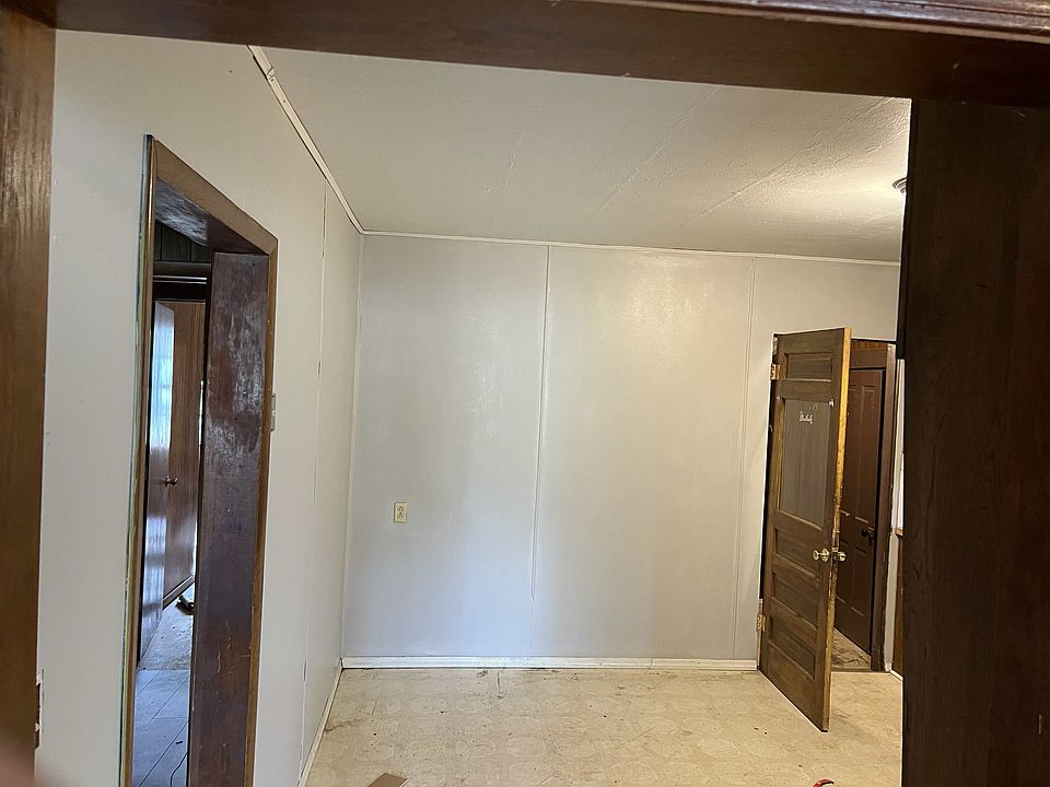 2nd image of 756 W Peach Ave